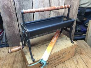 lot 253 image: Vintage Newspaper Log Roller