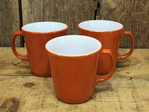 lot 269 image: 3 Pyrex Mugs