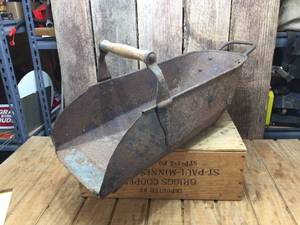 lot 273 image: Antique 2 Handle Hercules Grain Scoop