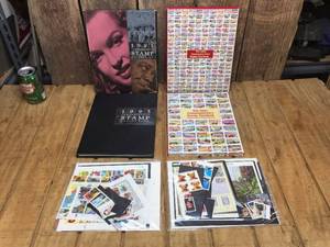 lot 276 image: 1995 & 2002 Commemorative Stamp Yearbooks