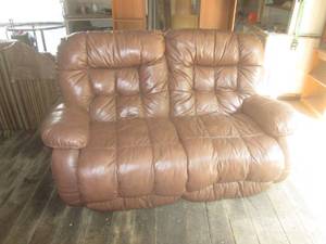 lot 2 image: (G1) Dual Reclining Love Seat - Mat...