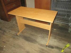 lot 17 image: (G-1) Partical Board Table 36 x 18...