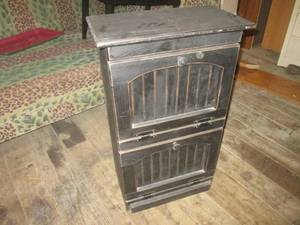 lot 21 image: (G1) Wood 2 Chute Type Drawer Cabin...