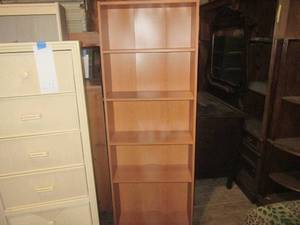 lot 27 image: (G1) Book Shelf 25 x 10 x 72 Hig...