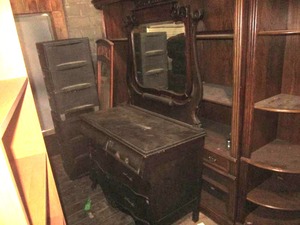 lot 29 image: (G1) Antique Dresser with Beveled M...