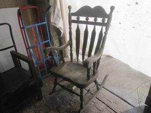 lot 54 image: (G1) Vintage Wood Rocking Chair...
