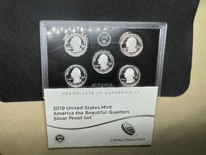 lot 98 image: 2019 America the Beautiful Silver Proof Quarter Set
