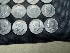 lot 99 image: Twenty Bicentennial Half Dollars