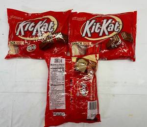lot 140 image: KK. 3x 10.78oz Bags KitKats -Snack Size