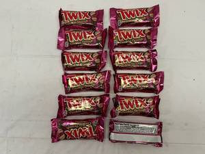 lot 160 image: KK. 12x 2.17oz Skitttles