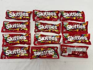 lot 158 image: KK. 12x Cookie Dough Twix