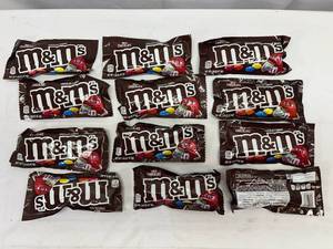 lot 163 image: KK. 12x 1.69oz Plain M&Ms