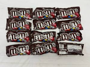lot 164 image: KK. 12x 1.69oz Plain M&Ms