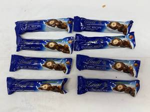 lot 170 image: KK. 8x  Lindt Classic Recipe