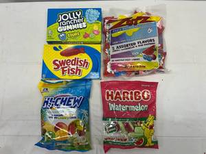 lot 172 image: KK. 8.1oz Zots Fizz & Asst Fruit Candy