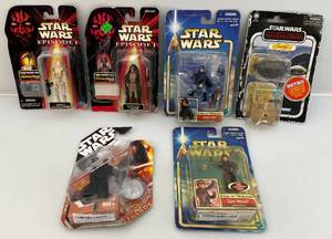 lot 17 image: Misc. STAR WARS Action Figures (NIP) Packaging Beat Up A Little