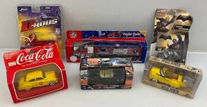lot 32 image: Misc. Diecast Miniature (NIB)