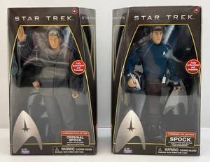 lot 59 image: 2009 Playmates 12 STAR TREK Action Figures (NIB)