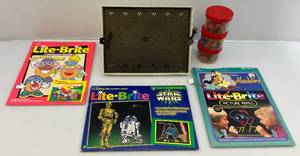 lot 154 image: Vintage Lite Brite With STAR WARS Sheets & More