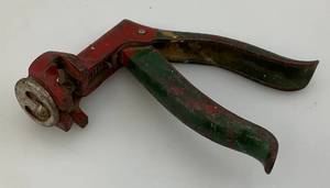 lot 190 image: RARE Old Collectible Saw Set Tool