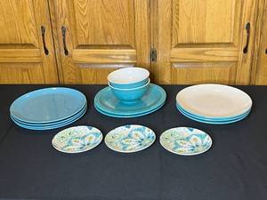 lot 22 image: Mixed Set of Stoneware Plates and Bowls