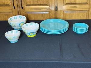 lot 23 image: Teal Fiesta and Floral Patterned Dutch Wax Ceramic Dish Set