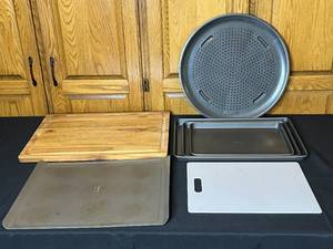 lot 37 image: Lot of Kitchen Baking Sheets, Cutting Boards, and Pizza Pan