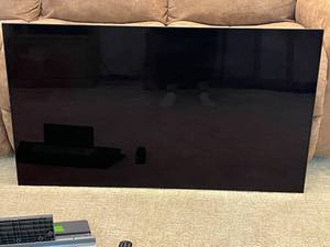lot 5 image: LG 48-Inch OLED48C3PUA OLED TV with Stand and Remote