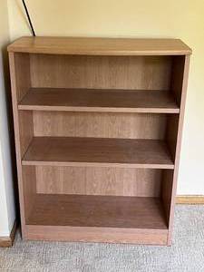 lot 66 image: Bookcase with 3 Shelves