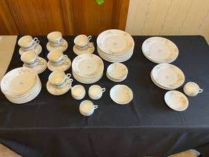 lot 70 image: Vintage Floral China Dinnerware Set
