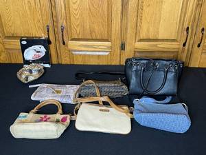 lot 72 image: Lot of 6 Womens Handbags and Leonard Silverplated Heart Dish