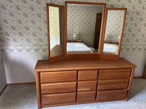 lot 83 image: Solid Wood Dresser with Tri-Fold Mirror