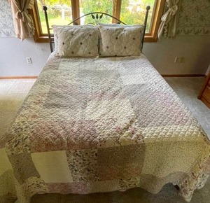 lot 84 image: Queen Size Bed Frame with Mattress and Quilted Bedding