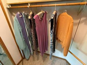 lot 122 image: Assorted Womens Clothing Lot - Dresses, Cardigans, and More Approx SZ XS, S, M