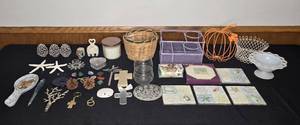 lot 156 image: Assorted Decorative Items and Home Decor Lot