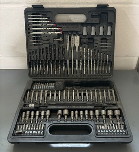 lot 140 image: Black & Decker Drill Bit Set