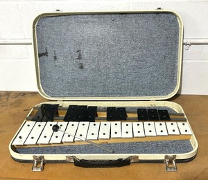 lot 172 image: Awesome Vintage Xylophone
