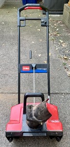 lot 260 image: Electric Snow Blower Power Curve 1800