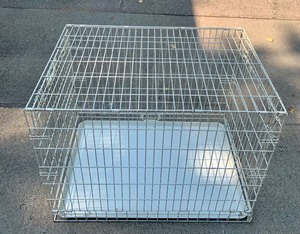 lot 261 image: Large Metal Pet Cage