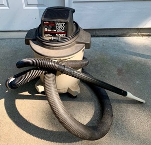 lot 266 image: 6 Gallon WetDry Vac 1.5 HP