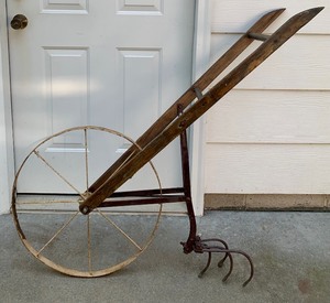 lot 21 image: Vintage Antique Manual Tiller Cultivator