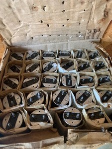 lot 33 image: Large Lot of Light Bulbs