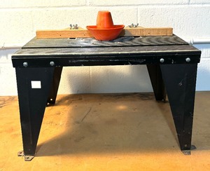 lot 44 image: Sears Craftsman Router Table