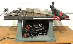 lot 48 image: Delta 10 Motorized Bench Saw