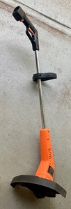 lot 277 image: Black and Decker WeedGrass Trimmer