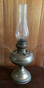 lot 314 image: Vintage Oil Lamp