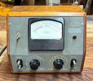 lot 339 image: Vintage Decibel Meter by Sperry Gyroscope