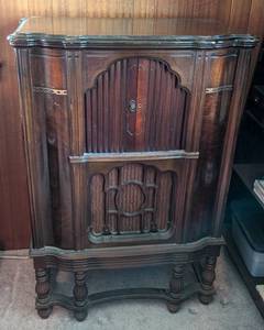 lot 56 image: RCA Victor Vintage Radio