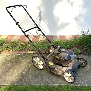 lot 377 image: Yard Machines 21 Inch Cut Lawnmower