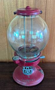 lot 74 image: Vintage Columbus Gumball Machine